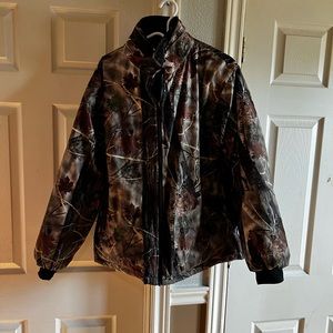 Men’s camo hunting suit, jackets worn once, pants never worn and still have tags